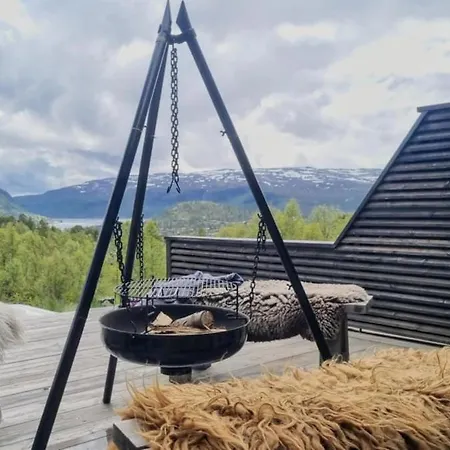 Holiday home Flott Sol, Utsikt, Jacuzzi *